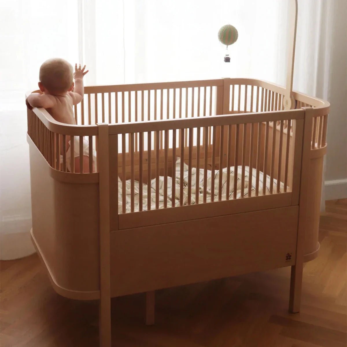 Comment Choisir Son Premier Lit Bébé - Les Petits