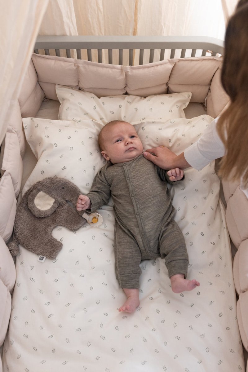 Quand mettre bébé seul dans sa chambre pour dormir ? - Les Petits