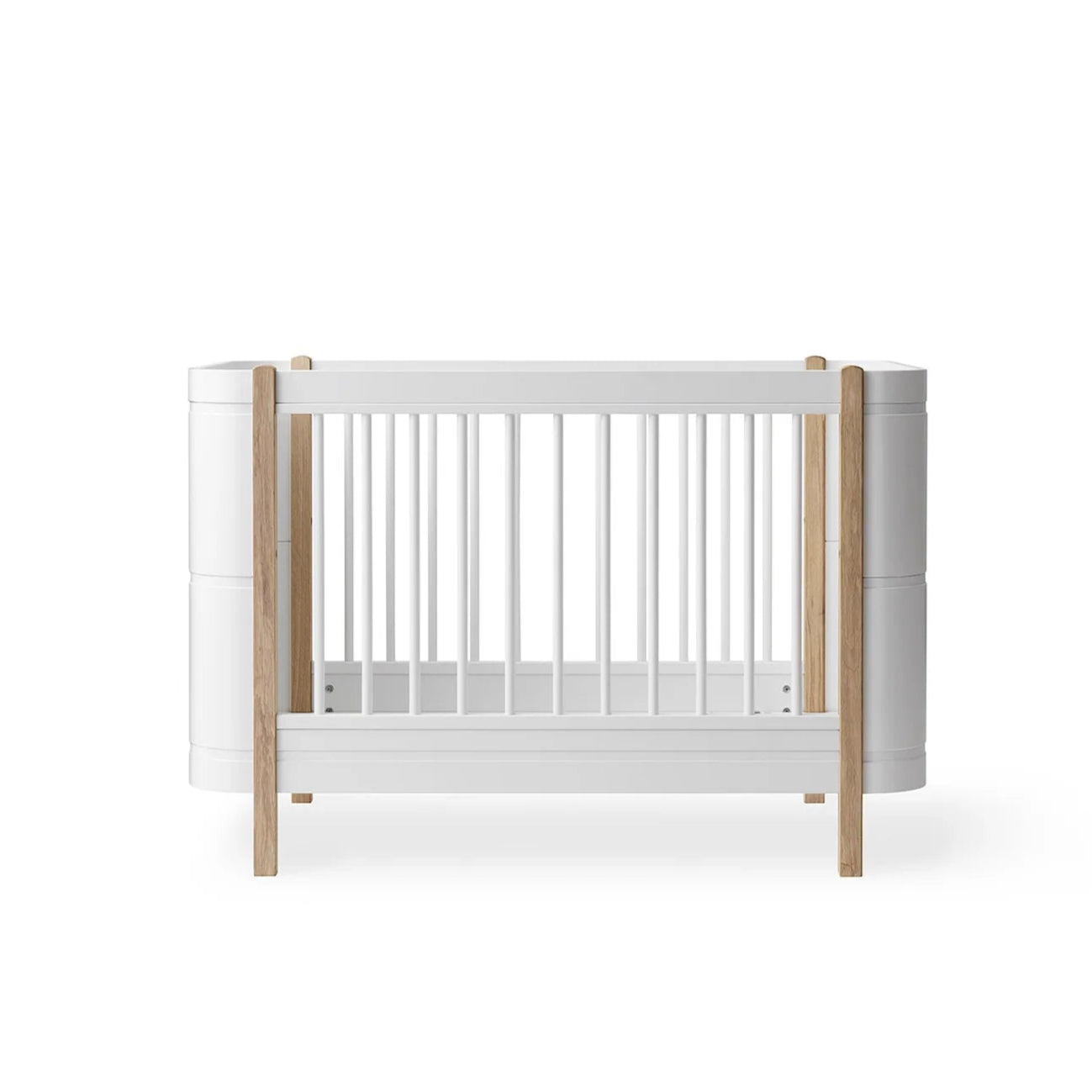 Lit Bébé Évolutif Wood Mini+, Avec Kit Junior Inclus, Blanc/Chêne OLIVER FURNITURE