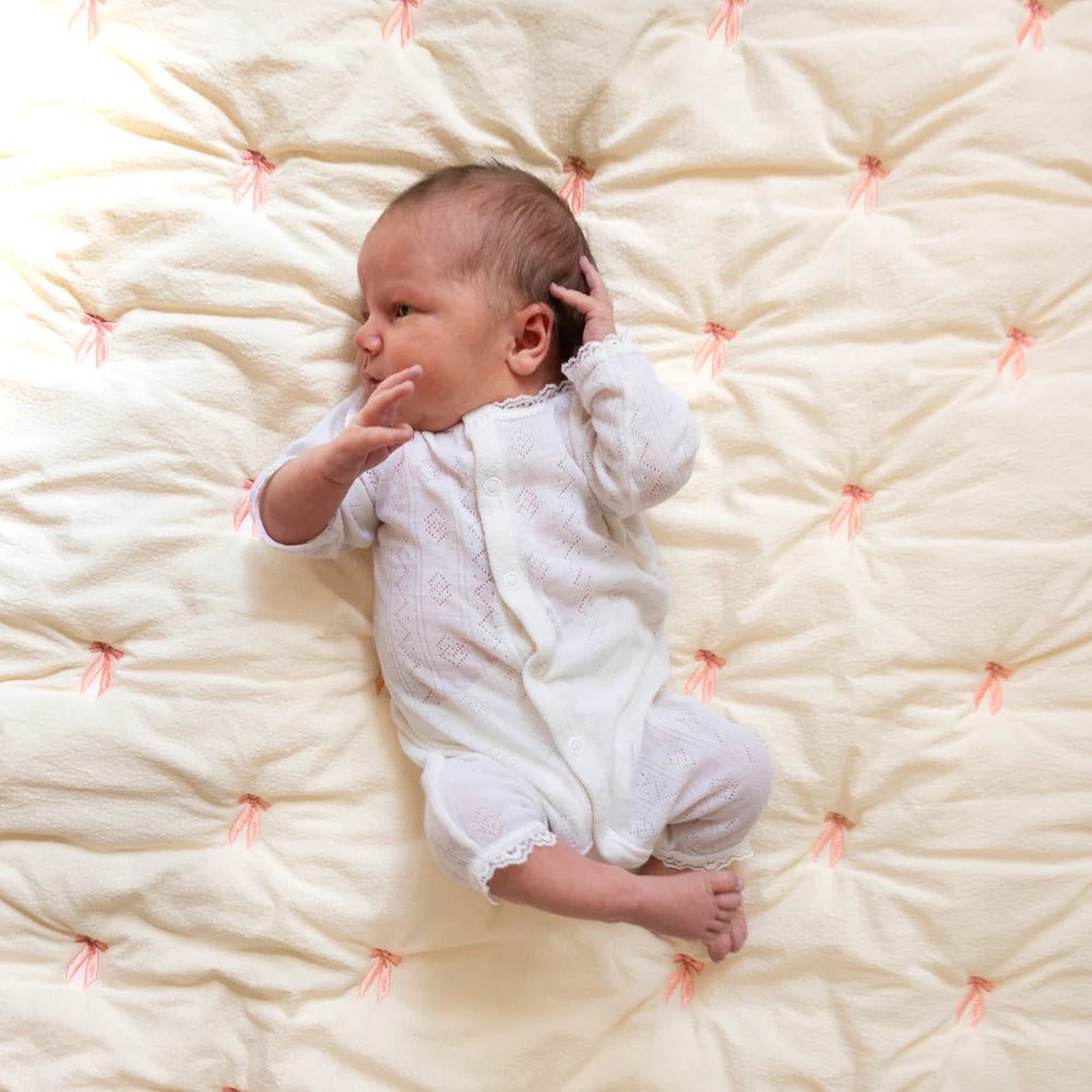 CAM CAM - Couverture Brodée Pour Enfants - Ocs - Noeuds