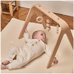 CHARLIE CRANE - Set d'Éveil Complet : Tapis TAMI Milk + Arche NAHO & Jouets en Bois