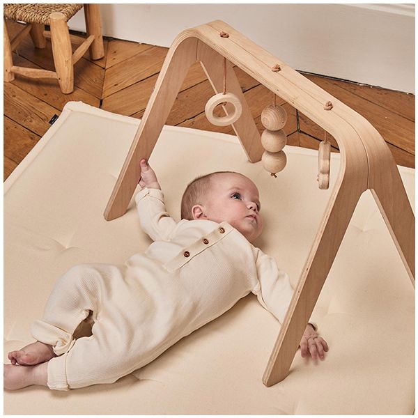 CHARLIE CRANE - Set d'Éveil Complet : Tapis TAMI Milk + Arche NAHO & Jouets en Bois