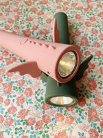 KONGES SLØJD - Lampe de Poche Dragon - Olivine