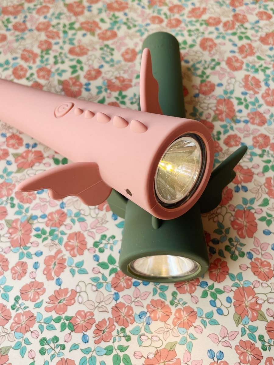 KONGES SLØJD - Lampe de Poche Dragon - Olivine