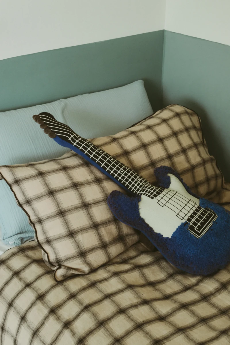 LORENA CANALS-Coussin Electric Guitar 30 x 70 Cm