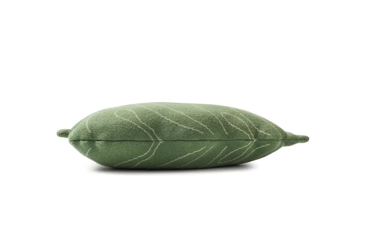 LORENA CANALS - Coussin Tricoté En Forme De Feuille
