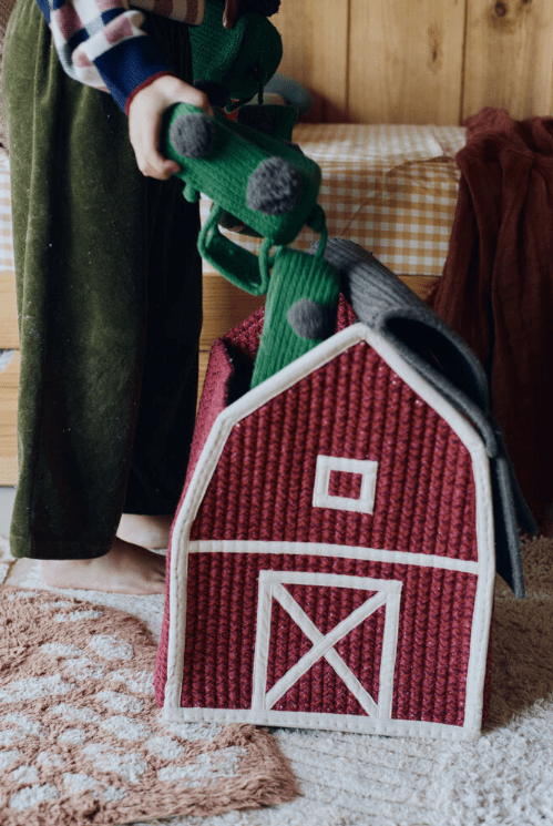 LORENA CANALS - Panier en Forme de Maison de la Ferme - Rouge