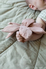 LORENA CANALS - Tapis De Jeu Water Lily Olive 95 X 95 Cm