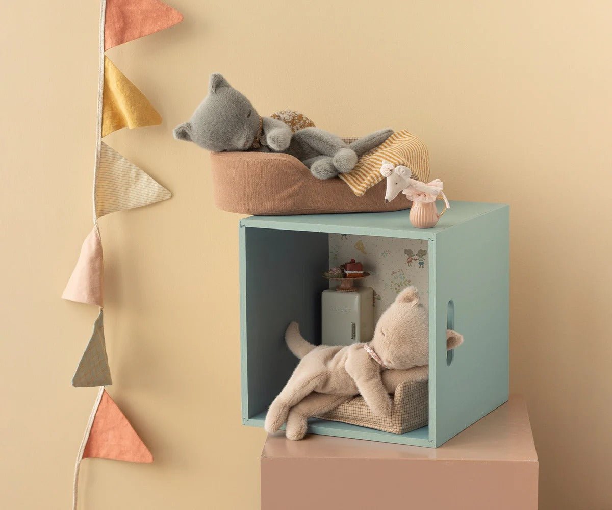 MAILEG - Peluche Chaton Endormi, Petit - Gris
