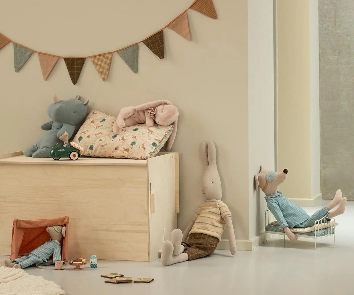MAILEG - Peluche Lapin Endormi, Petite - Poudre