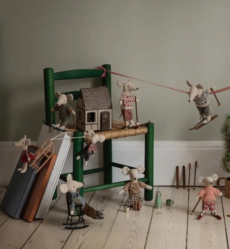 MAILEG - Souris d'hiver Avec Set de Ski, Grande Frère