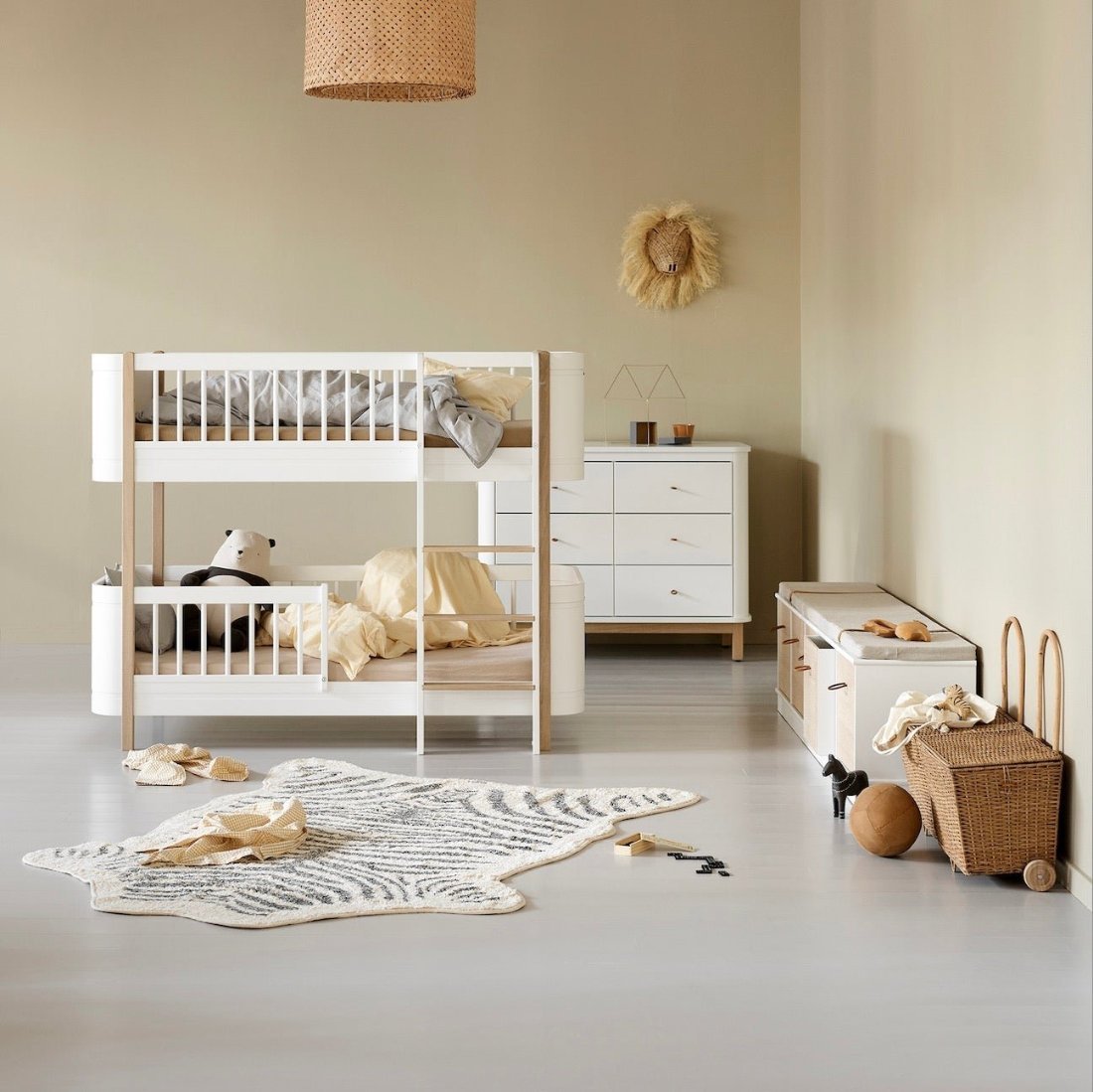 OLIVER FURNITURE - 041481 - Kit De Conversion - Lit bébé évolutif Mini+, Avec Kit Junior Inclus - en Lit Superposé Mi - Haut, blanc/chêne