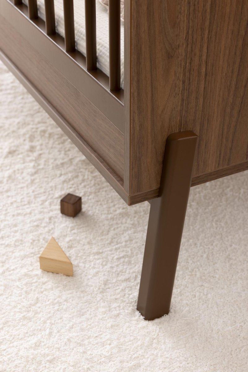 QUAX - Lit Bébé Évolutif ASHI 70 x 140 cm - Chataignier