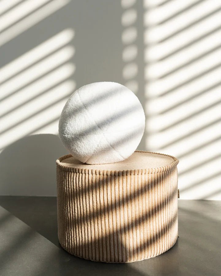 WIGIWAMA - Coussin Boule Molletonné - Blanc Crème