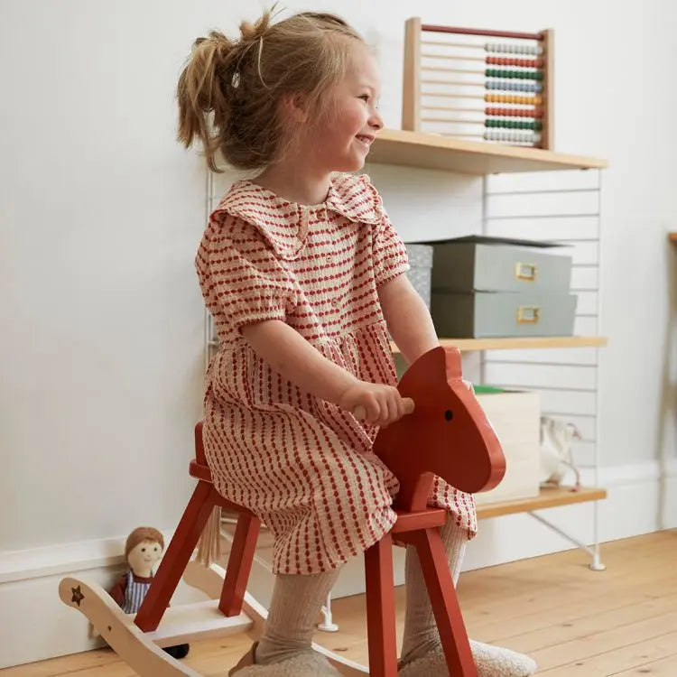 KID'S CONCEPT - Cheval à Bascule Orange Rouge CARL LARSSON