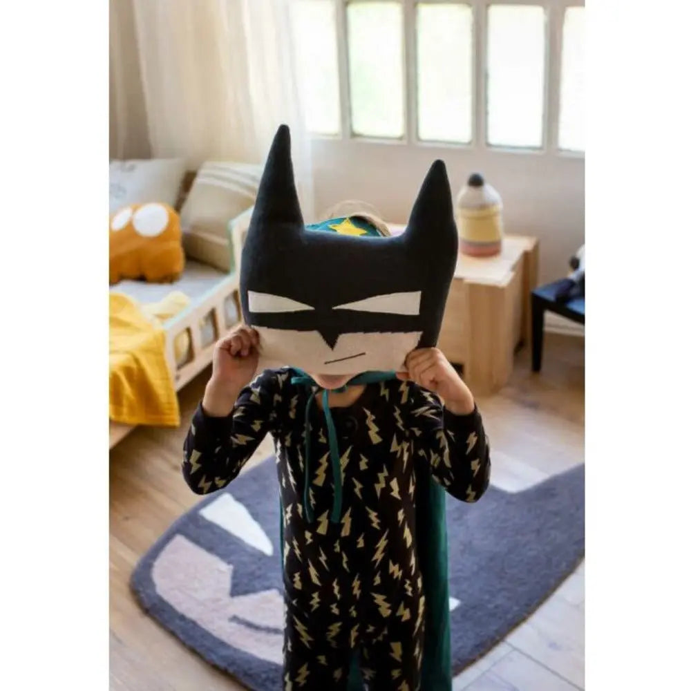 LORENA CANALS - Coussin Tricoté Batboy