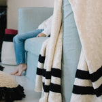 LORENA CANALS - Couverture Tricot Stripes Naturel - Noir