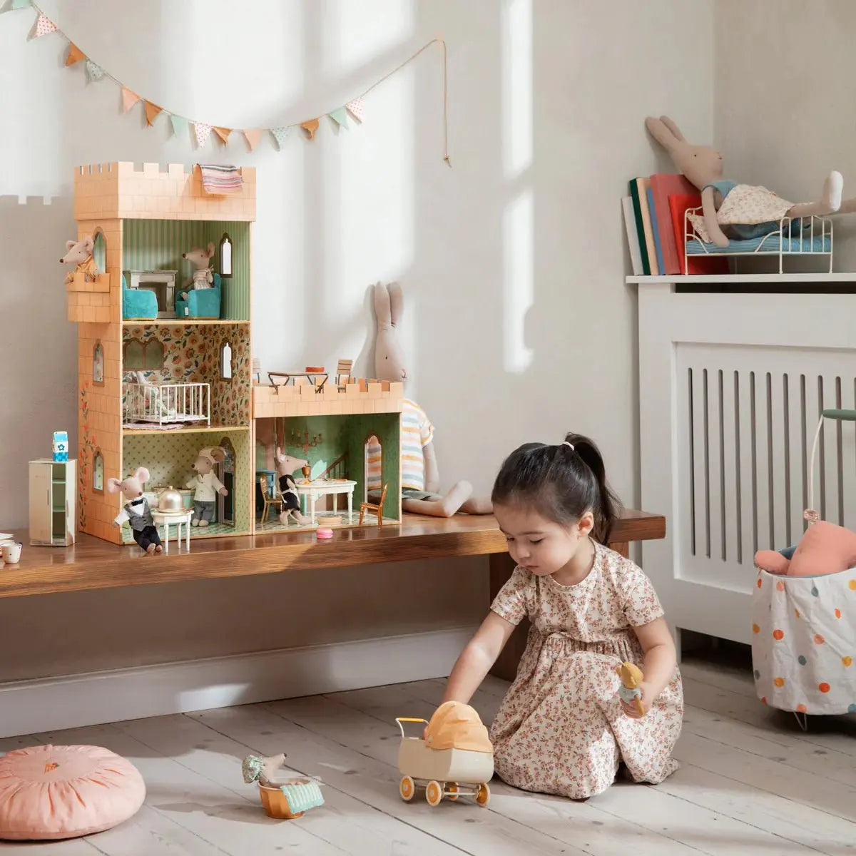 MAILEG - Château Avec Cuisine Pour Souris Maileg