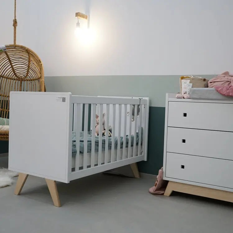 MATHY BY BOLS - Lit Bébé MADAVIN Avec Pieds Multiplex Bouleau