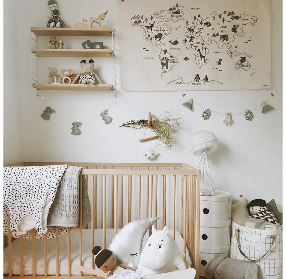 ROSE IN APRIL - Carte Du Monde Version Anglaise